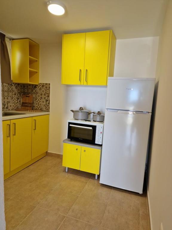 Solymar Prive Apartment Архангелос Екстериор снимка