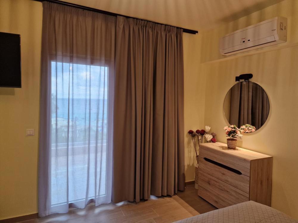 Solymar Prive Apartment Архангелос Екстериор снимка